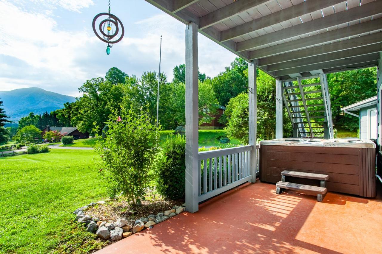 Ole Smoky Bnb - Game Room, Hot Tub, Mtn Views! ピジョンフォージ エクステリア 写真