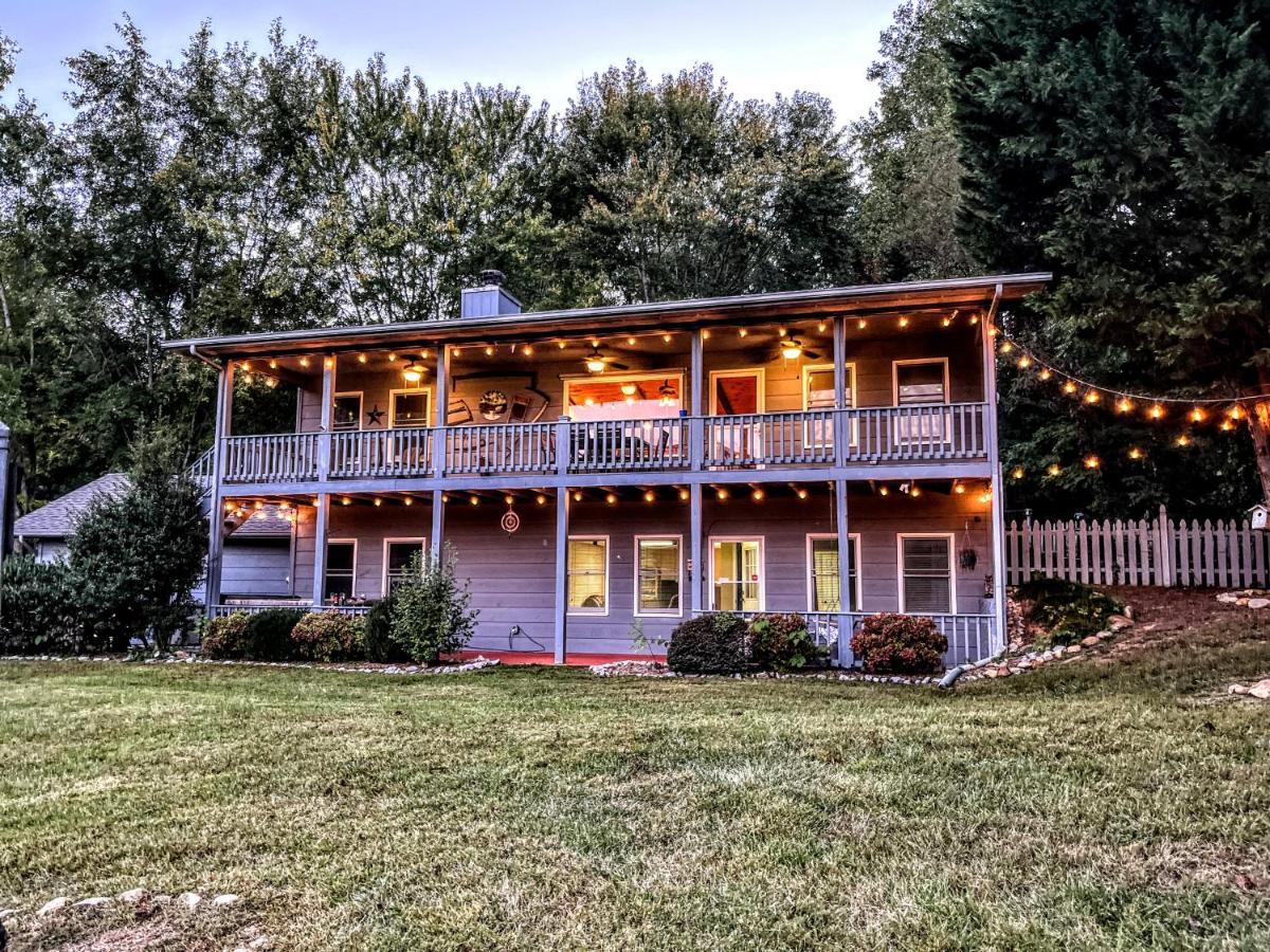 Ole Smoky Bnb - Game Room, Hot Tub, Mtn Views! ピジョンフォージ エクステリア 写真