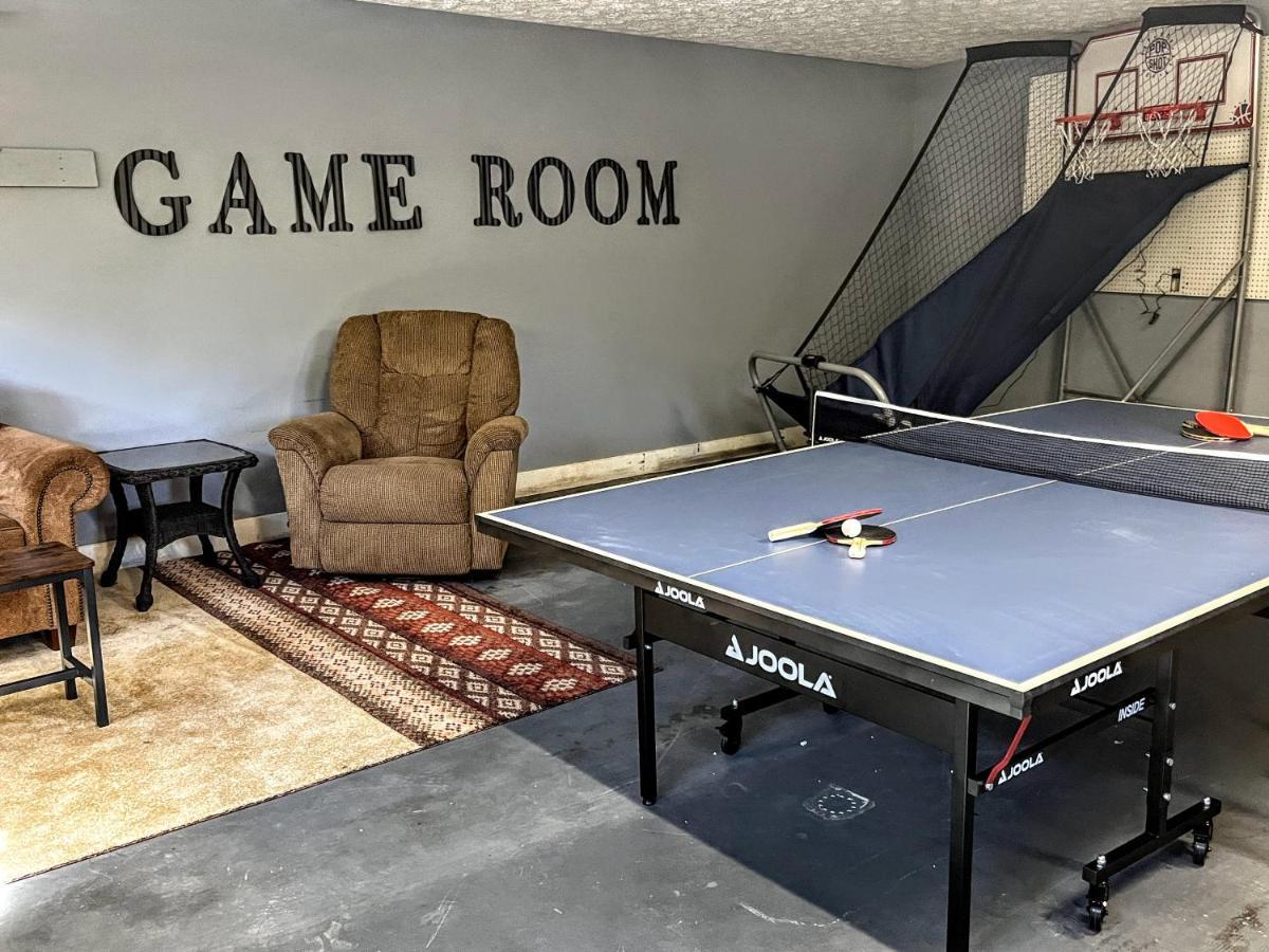 Ole Smoky Bnb - Game Room, Hot Tub, Mtn Views! ピジョンフォージ エクステリア 写真