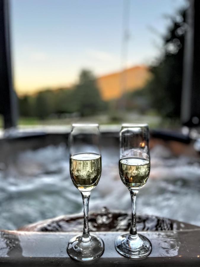 Ole Smoky Bnb - Game Room, Hot Tub, Mtn Views! ピジョンフォージ エクステリア 写真