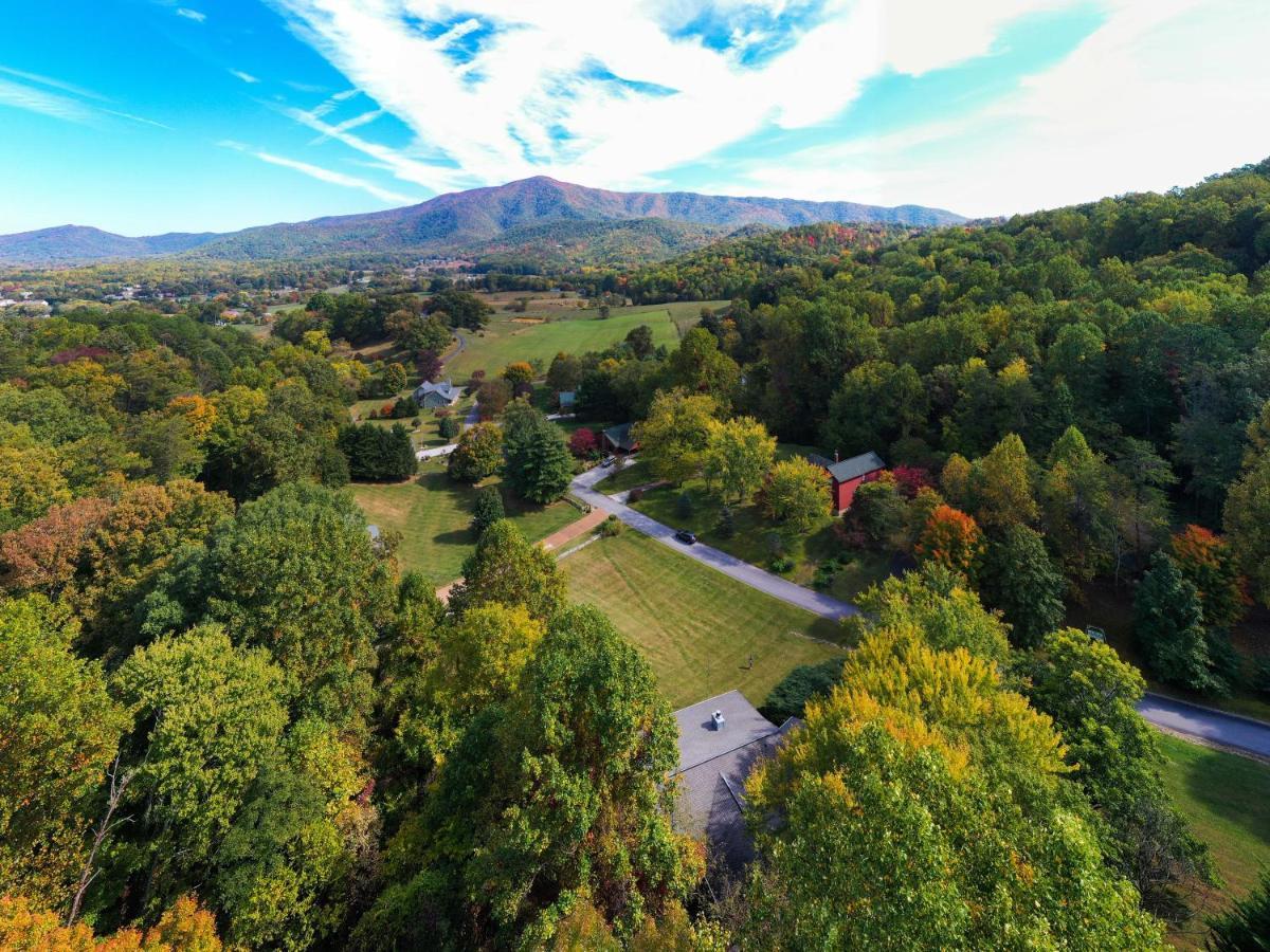 Ole Smoky Bnb - Game Room, Hot Tub, Mtn Views! ピジョンフォージ エクステリア 写真