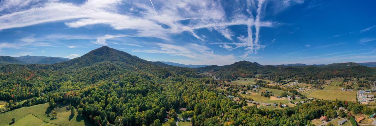 Ole Smoky Bnb - Game Room, Hot Tub, Mtn Views! ピジョンフォージ エクステリア 写真