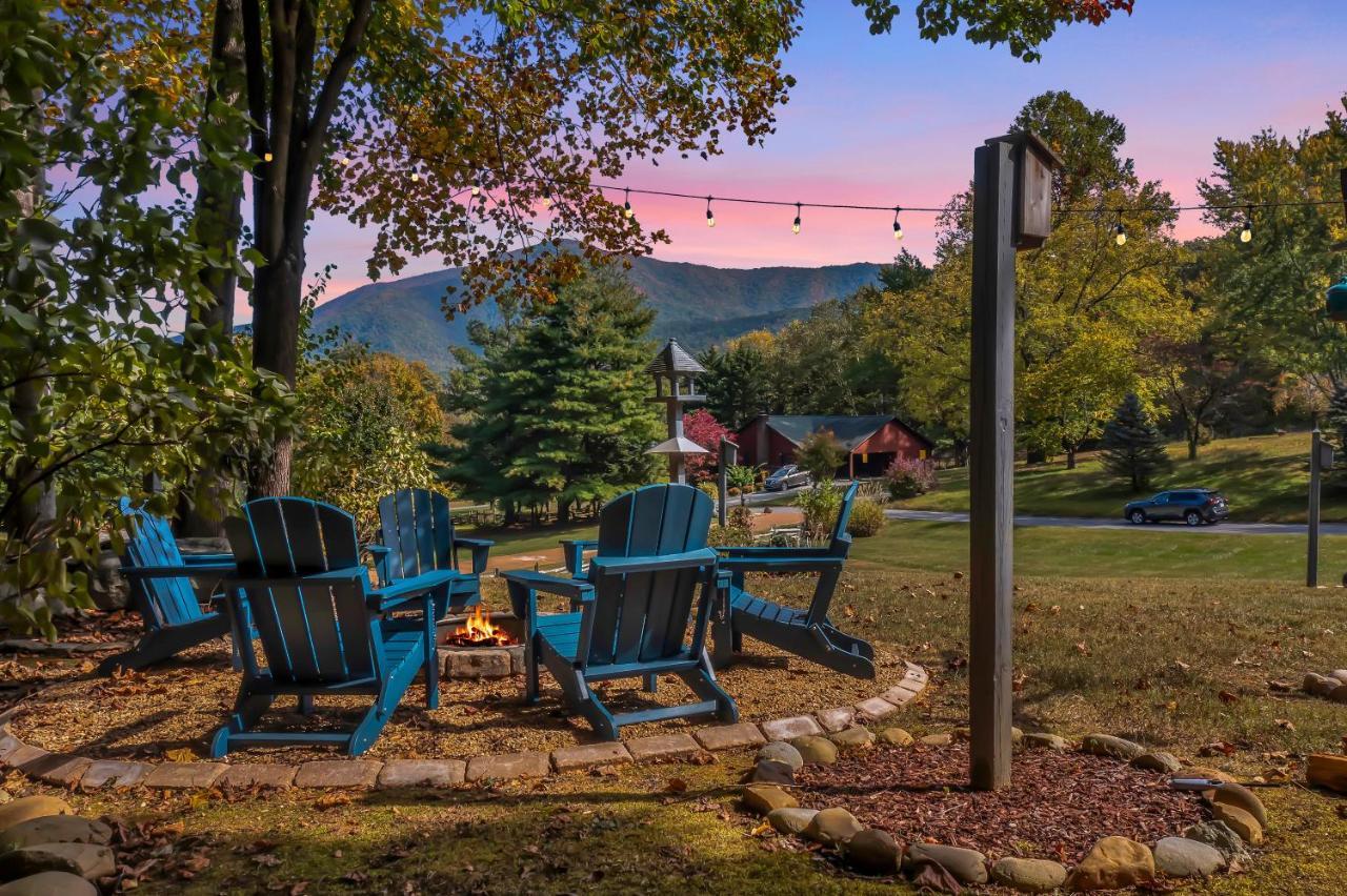 Ole Smoky Bnb - Game Room, Hot Tub, Mtn Views! ピジョンフォージ エクステリア 写真